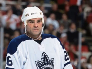 Tie Domi