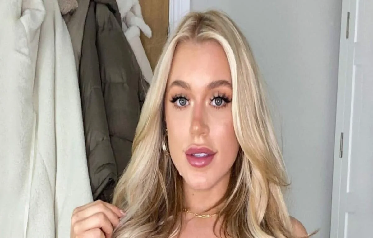 Elle Brooke