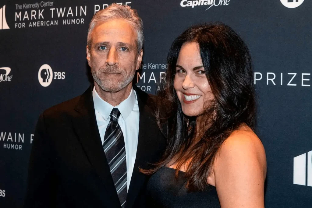 Jon Stewart Biography: Children, Age, Net Worth, Wife, Parents, Siblings, Height, Movies, Comedy