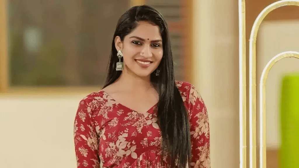 Swasika Vijay Biography: Awards, Age, Spouse, Net Worth, Movies, Parents, Height, Instagram, Awards