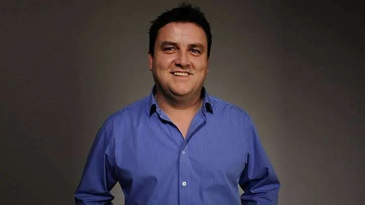 Simon Delaney Biography: Nationality, Family, IMDb, Wikipedia, Age, Net Worth, Height, Children, Spouse, Awards, Movies