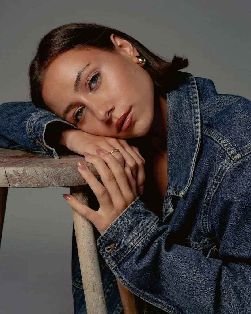 Luke Newton’s Girlfriend, Antonia Roumelioti Biography: Siblings, Net Worth, Height, Age, Boyfriend, Parents, Awards