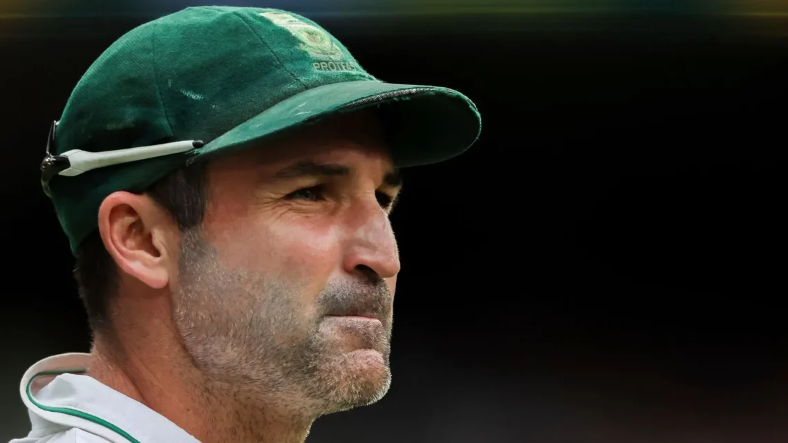 Dean Elgar Biography: Wife, Net Worth, Instagram, Wikipedia, Age, Height, Awards