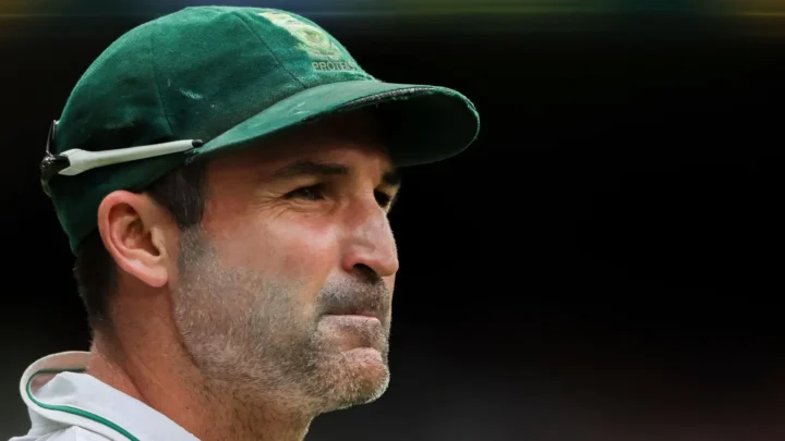 Dean Elgar Biography: Wife, Net Worth, Instagram, Wikipedia, Age, Height, Awards