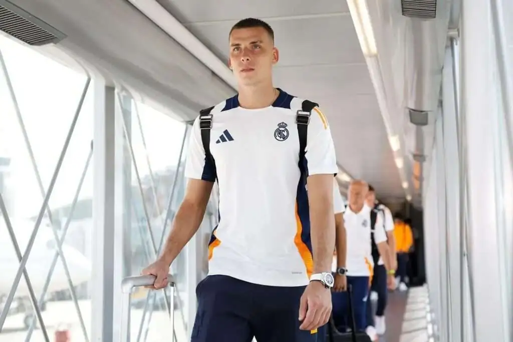 Andriy Lunin Biography: Transfers, Current Team, Goals, Age, Net Worth, Siblings, Parents, Height, Wife, Son