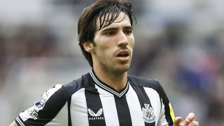 Sandro Tonali Bio: Wife, Age, Stats, Salary, Net Worth, Parents, Height, Position, Videos
