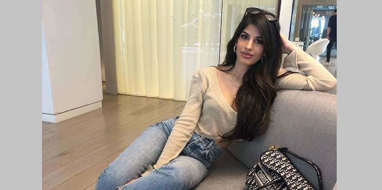 Jasmin Walia Biography: Awards, Age, Net Worth, Siblings, Parents, Height, Boyfriend, Movies, Songs