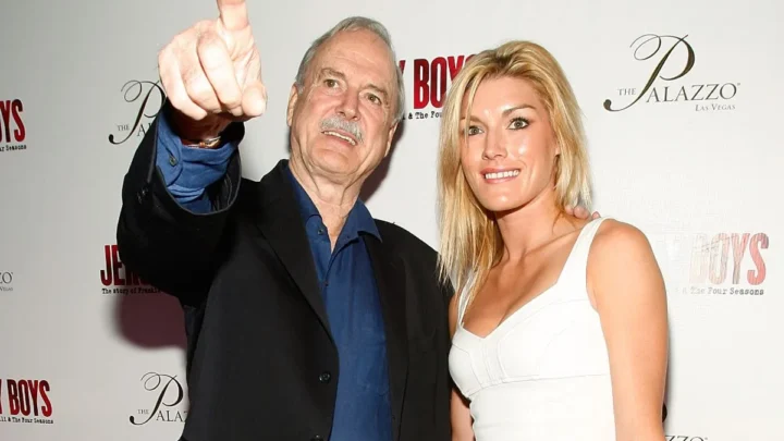 John Cleese’s Daughter, Camilla Cleese Biography: Wikipedia, Mother, Age, Net Worth, Parents, Height, Spouse, Siblings