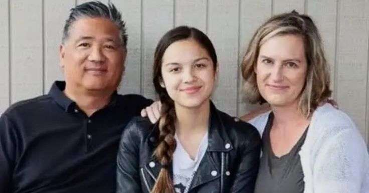 Who are Olivia Rodrigo’s Parents? Meet Chris Rodrigo and Jennifer Rodrigo Who are Olivia Rodrigo’s Parents? Meet Chris Rodrigo and Jennifer Rodrigo