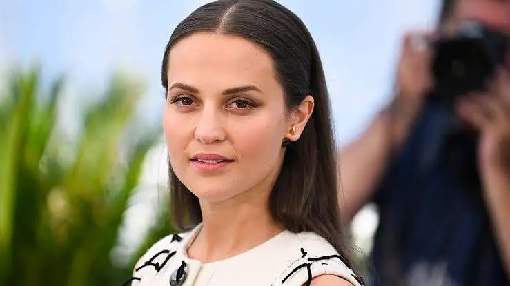 Alicia Vikander Biography: Net Worth, Movies, Age, Father, Husband, Instagram, Height, Siblings, Wikipedia