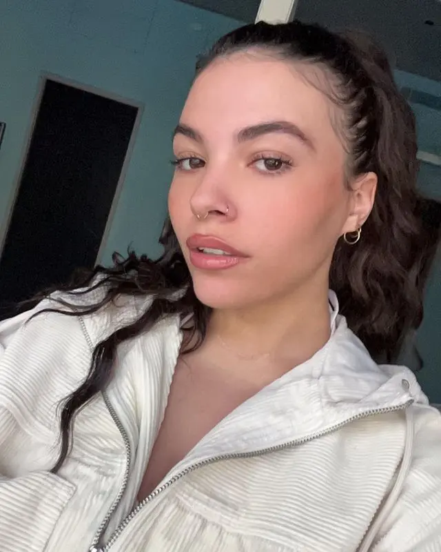 David Bowie’s Daughter, Alexandria Zahra Jones Biography: Net Worth, Instagram, Age, Parents, Full Name, Wiki, Songs, Siblings