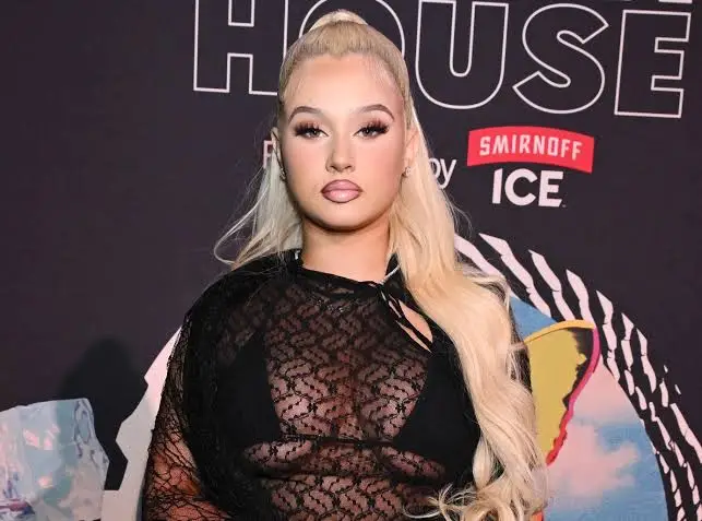 Travis Barker’s Daughter, Alabama Barker Biography: Age, Mom, Wiki, Net Worth, Songs, TikTok, Height, Instagram