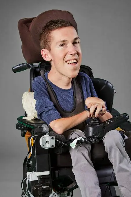 Shane Burcaw Biography: Net Worth, Parents, Wikipedia, YouTube, Age, Nationality, Siblings, Height, Wife