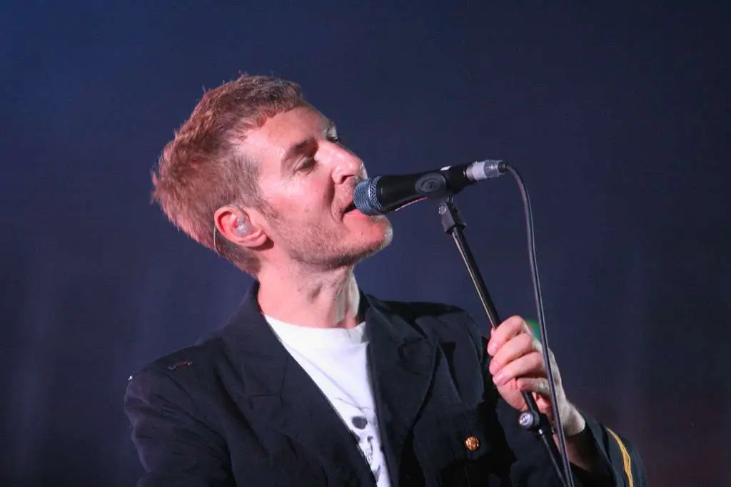 Robert Del Naja Biography: Height, Age, Net Worth, Siblings, Parents, Children, Awards, Songs 