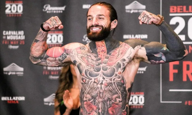 Aaron Chalmers Biography: Boxing Record, UFC, Age, Net Worth, Wikipedia, Son, Instagram, Children,