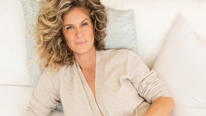 Rachel Hunter Biography: Age, Net Worth, Siblings, Parents, Height, Husband, Children, Movies     