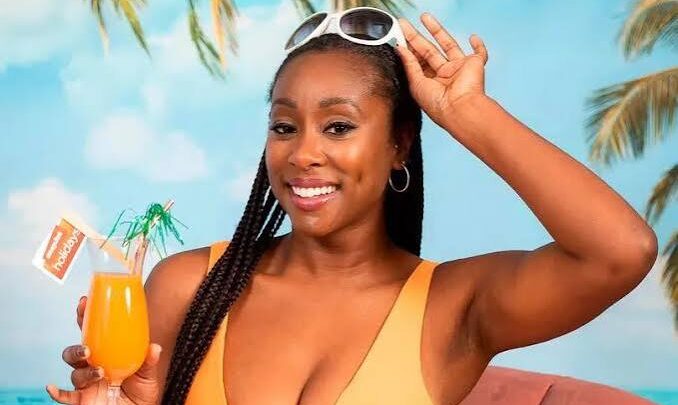 Scarlette Douglas Biography: Height, Age, Husband, Wikipedia, Brother, Net Worth, Instagram, Movies