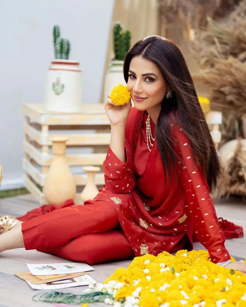 Ushna Shah Biography: Net Worth, Father, Husband, Disease, Movies, Awards, Mother, Sister, Religion