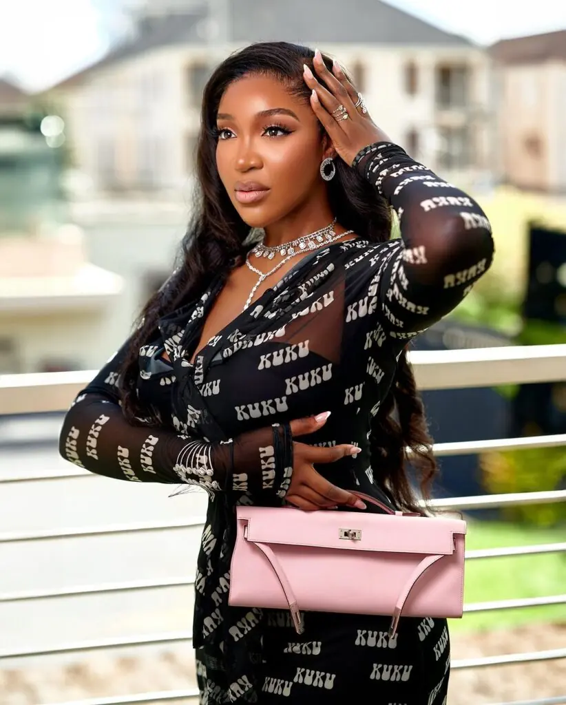 Idia Aisien Biography: Tribe, Age, Father, Husband, Height, Net Worth, State Of Origin, Wikipedia, Awards