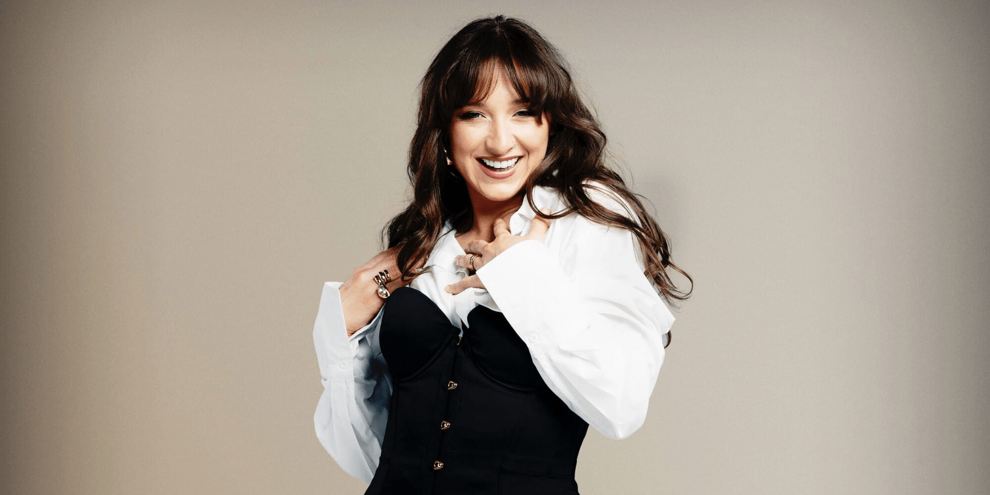 Sydnie Christmas Biography: Husband, Age, Songs, Net Worth, Instagram