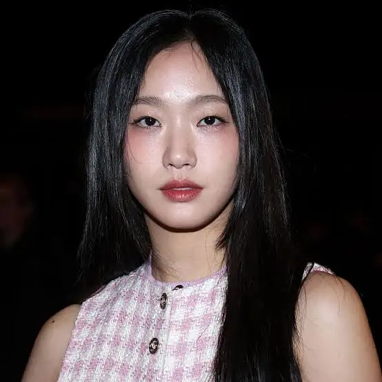 Kim Go-eun Biography: Age, Dramas, Net Worth, Relationship, Parents, Instagram, Husband