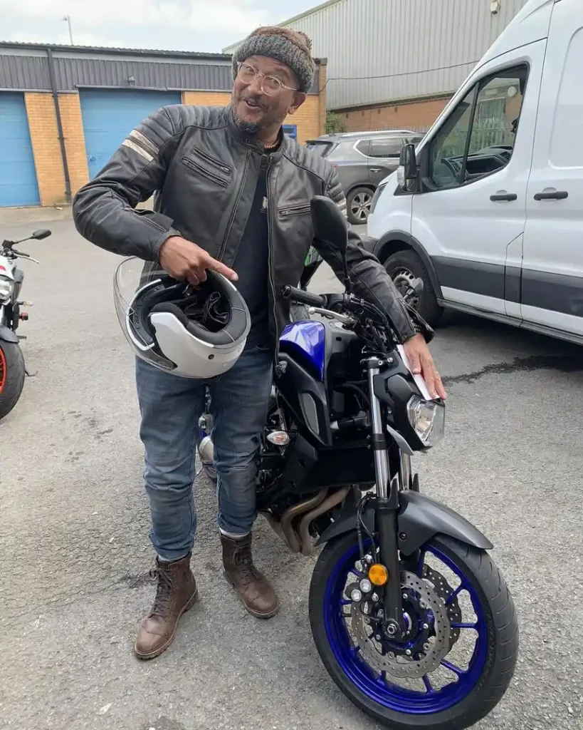 Fuzz Townshend Biography: Songs, Children, Wife, Net Worth, Parents, Age, Height, Albums  