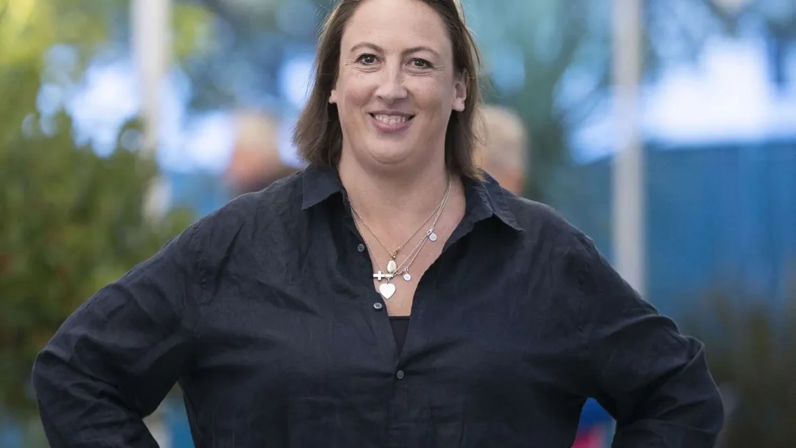 Miranda Hart Biography: Age, Height, Net Worth, Parents, Spouse, Twitter, Children