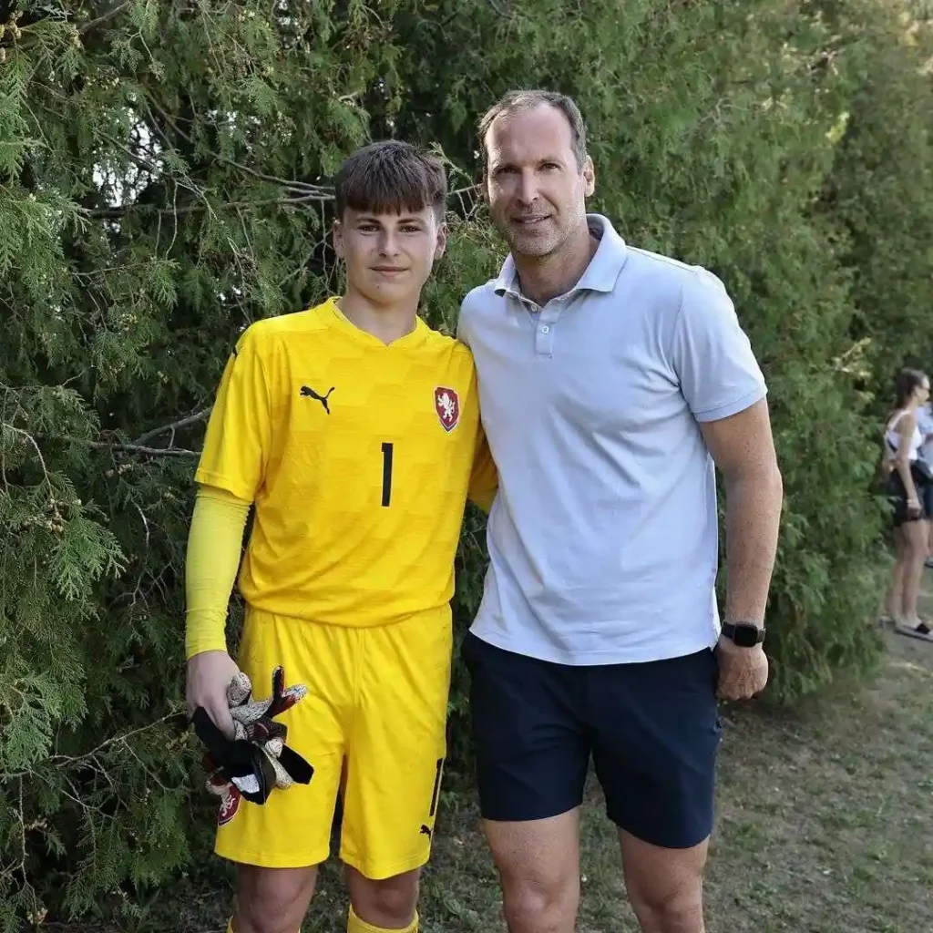 Petr Cech Biography: Former Team, Height, Age, Net Worth, Siblings, Parents, Wife, Children, Salary, Goals