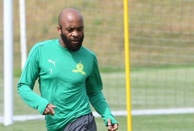 Oupa Manyisa Biography: Net Worth, Siblings, Height, Children, Age, Wife, Goals, Salary, Former Team