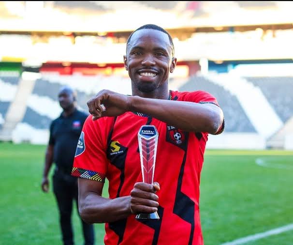 Bernard Parker Biography: Age, Football Club, Net Worth, Parents, Wife, Siblings, Children, Salary, Goals, Transfers, Awards