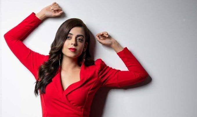 Yashma Gill Biography: Net Worth, Wikipedia, Age, Father, Husband, Parents, Kids, Instagram, Sister, Movies, Awards