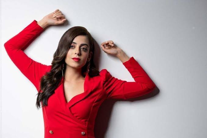 Yashma Gill Biography: Net Worth, Wikipedia, Age, Father, Husband, Parents, Kids, Instagram, Sister, Movies, Awards