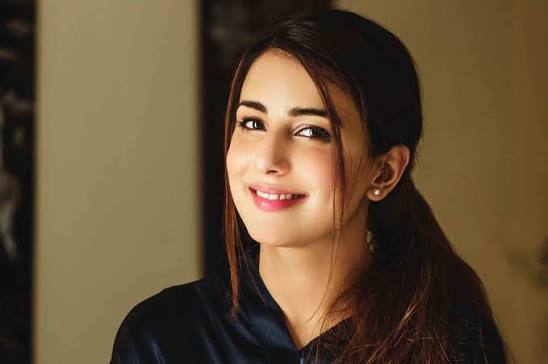 Ushna Shah Biography: Net Worth, Father, Husband, Disease, Movies, Awards, Mother, Sister, Religion