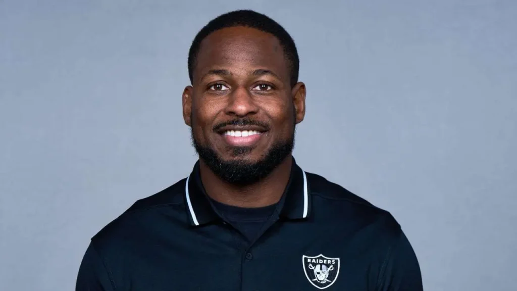 Cadillac Williams Biography: Wife, Height, Siblings, Age, Net Worth, Parents, Children, Team, Awards