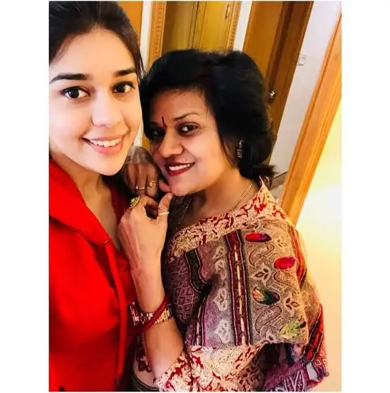 Eisha Singh’s Mother, Rekha Singh Biography: Husband, Age, Daughter, Net Worth, Children, Wikipedia, Ethnicity
