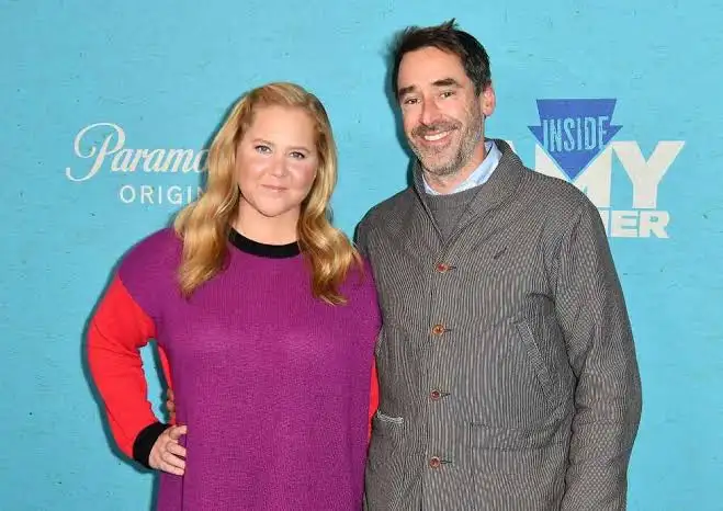 Amy Schumer’s Husband, Chris Fischer Biography: Age, TV Shows, Spouse, Nationality, Height, Parents, Restaurant, Birthday, Net Worth