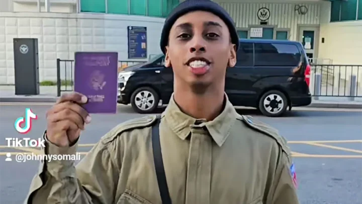 Johnny Somali Biography: Age, Net Worth, Siblings, Parents, Height, YouTube, Girlfriend, Song