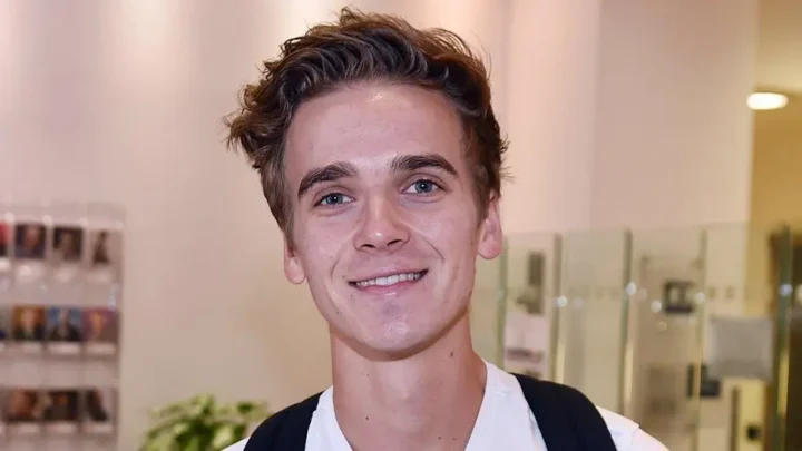 Joe Sugg Biography: Partner, Age, Net Worth, Siblings, Parents, Height, Girlfriend, Movies, Books