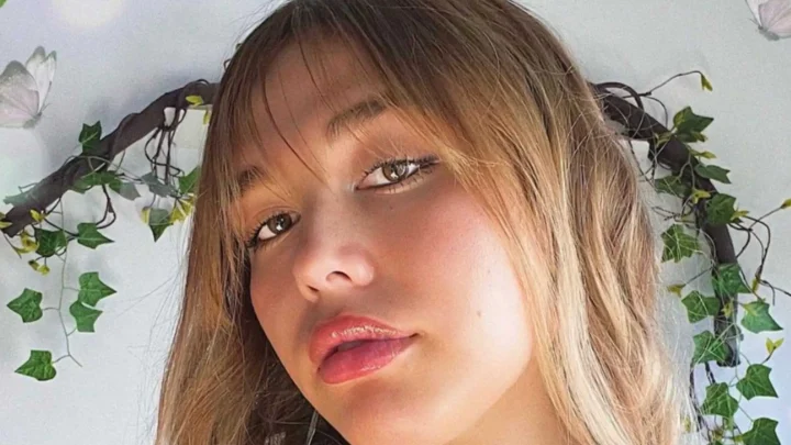 AJ Clementine Biography: Age, Net Worth, Siblings, Parents, Height, Boyfriend, Ethnicity, Movies, Books