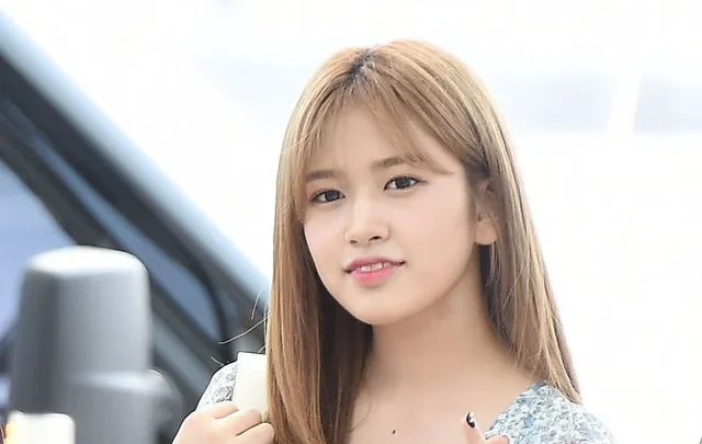 An Yu-jin Biography: Net Worth, Age, Instagram, Awards, Songs, Height