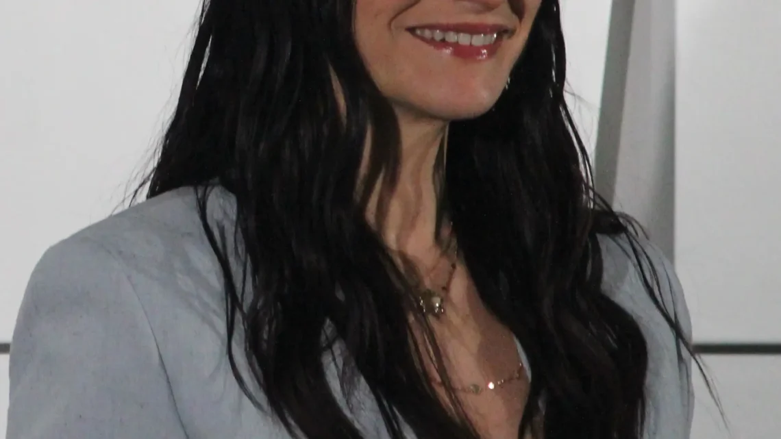 Laura Pausini Biography: Age, Net Worth, Instagram, Spouse, Height, Wiki, Parents, Siblings, Songs
