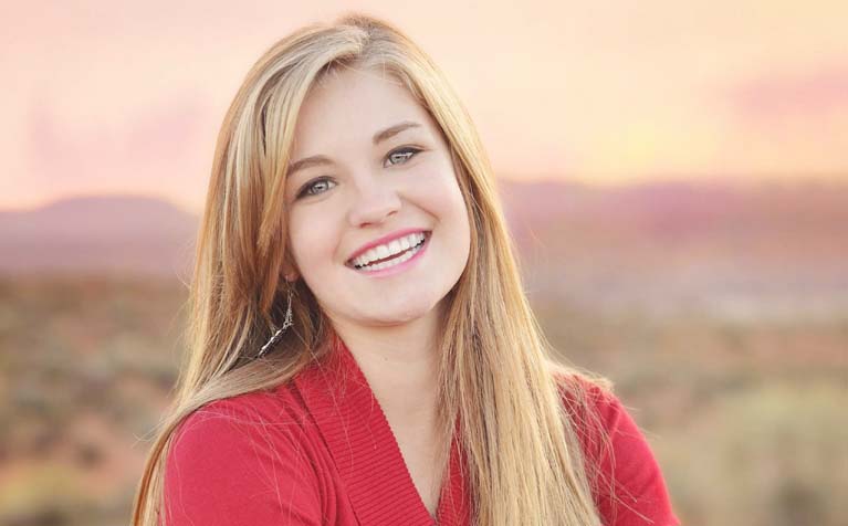 Maureen McCormick’s Daughter, Natalie Michelle Cummings Biography: Age, Parents, Net Worth, Wikipedia, Spouse, Height, Movies