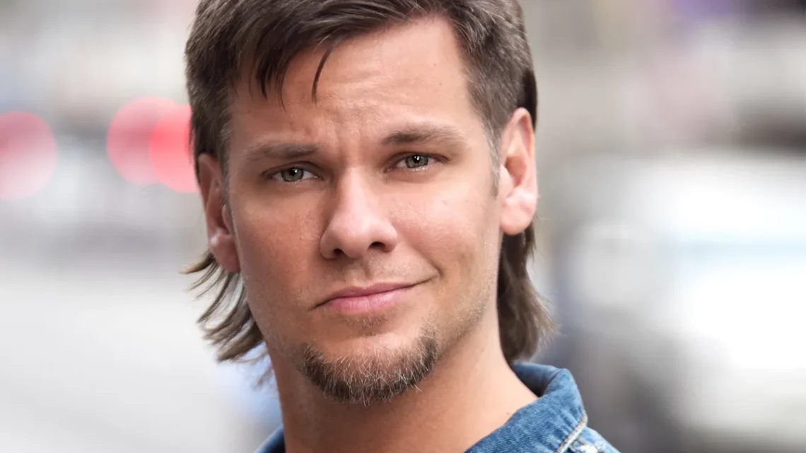 Theo Von Biography: Wife, Dad, Age, Net Worth, Height, Kids, Tickets, Movies, TV Shows, Brother