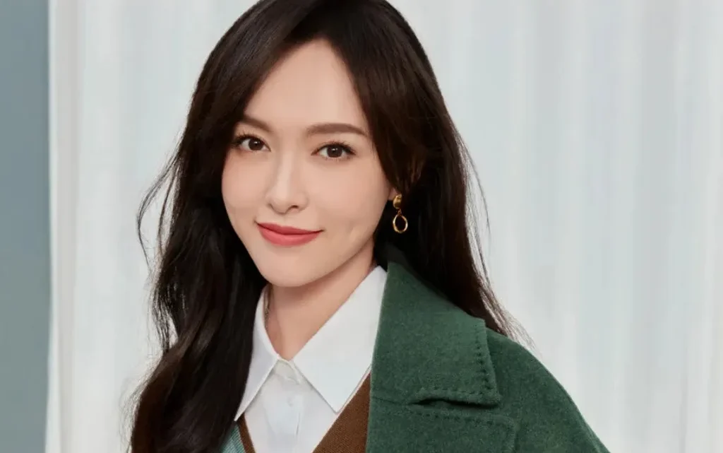 Tang Yan Biography: Movies, Age, Net Worth, Siblings, Parents, Height, Songs, Children, Books, Awards, Husband