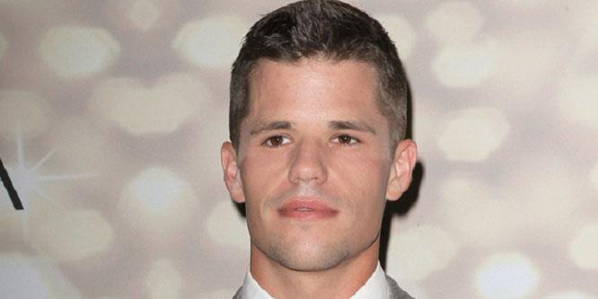 Charlie Carver Biography: Age, Net Worth, Siblings, Parents, Height, Movies & TV Shows