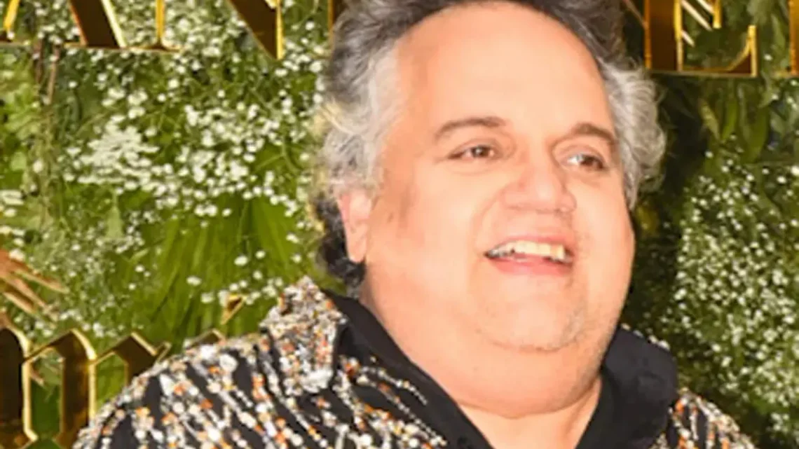 Sandeep Khosla Biography: Daughter, Height, Wiki, Age, Net Worth, Wife, Parents, Siblings, Designs