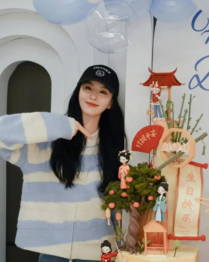 Liu Shishi Biography: Age, Net Worth, Siblings, Parents, Height, Children, Husband, Movies, Awards   