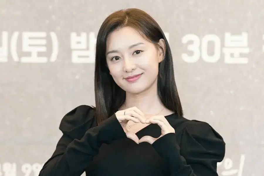 Kim Ji-won Biography: Age, Husband, Songs, Children, Net Worth, Height, Awards