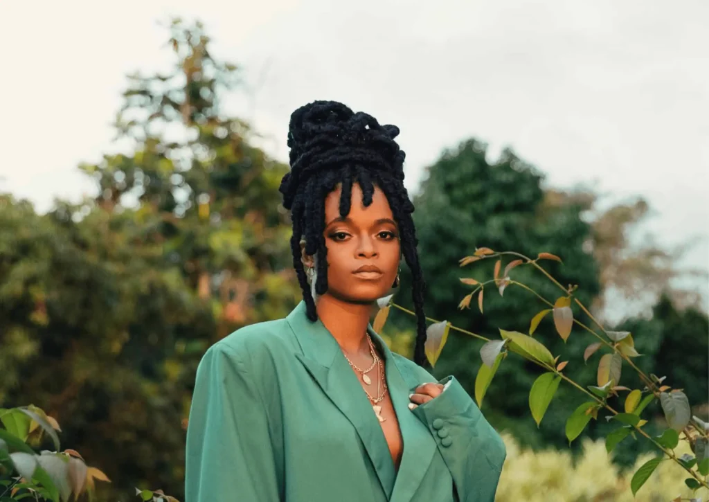 Lila Iké Biography: Age, Songs, Net Worth, Wiki, Boyfriend, Pictures, Awards