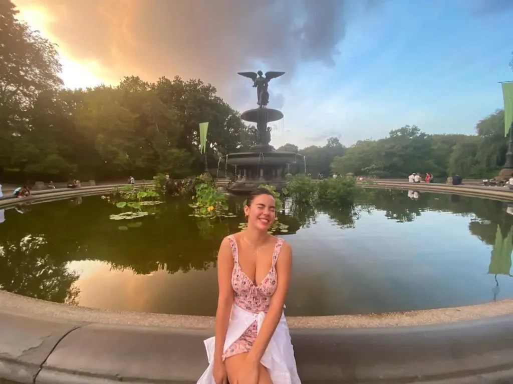 Samantha Boscarino Biography: Movies, Age, Net Worth, Siblings, Parents, Height, Boyfriend, TV Shows